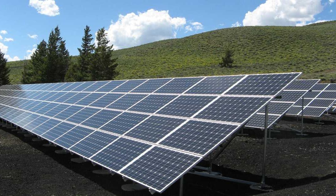 Ground mount solar panel array