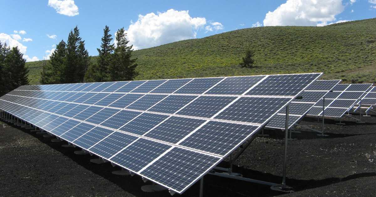 Ground mount solar panel array Ground mount solar panel array